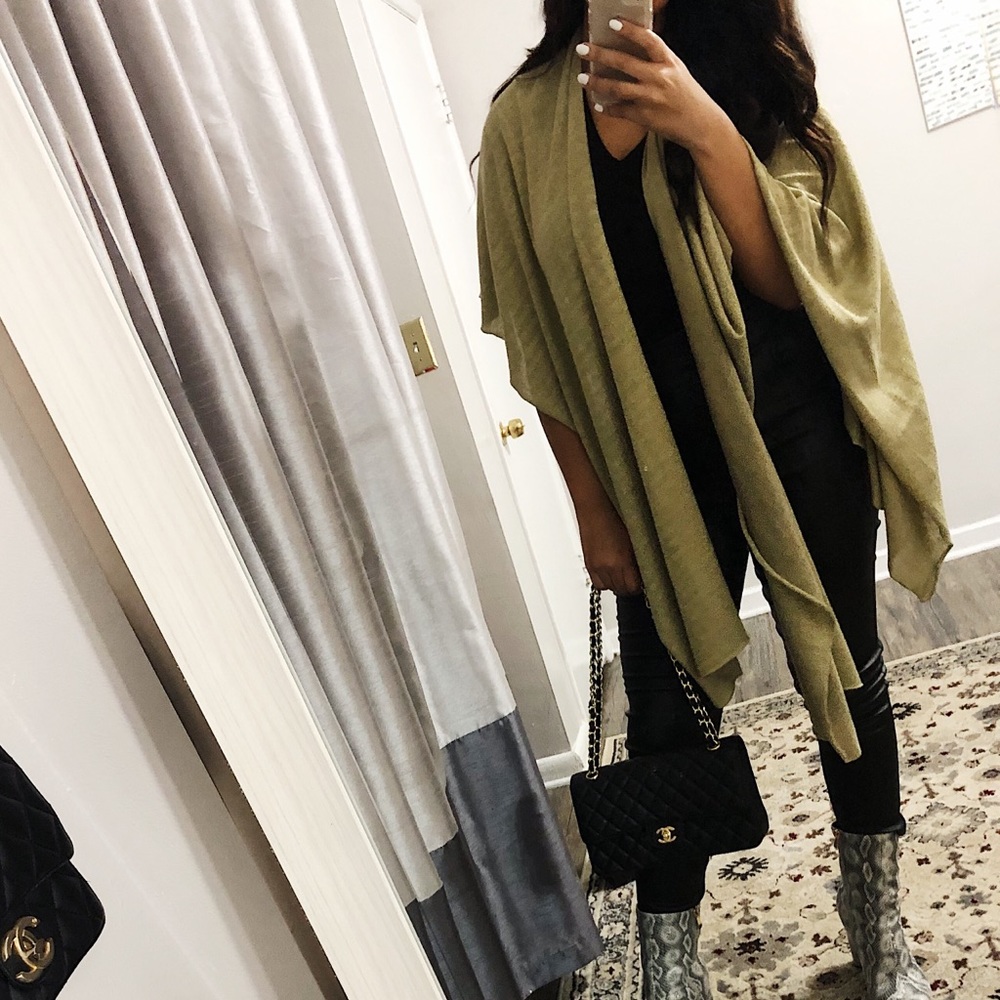 Large gold throw on scarf